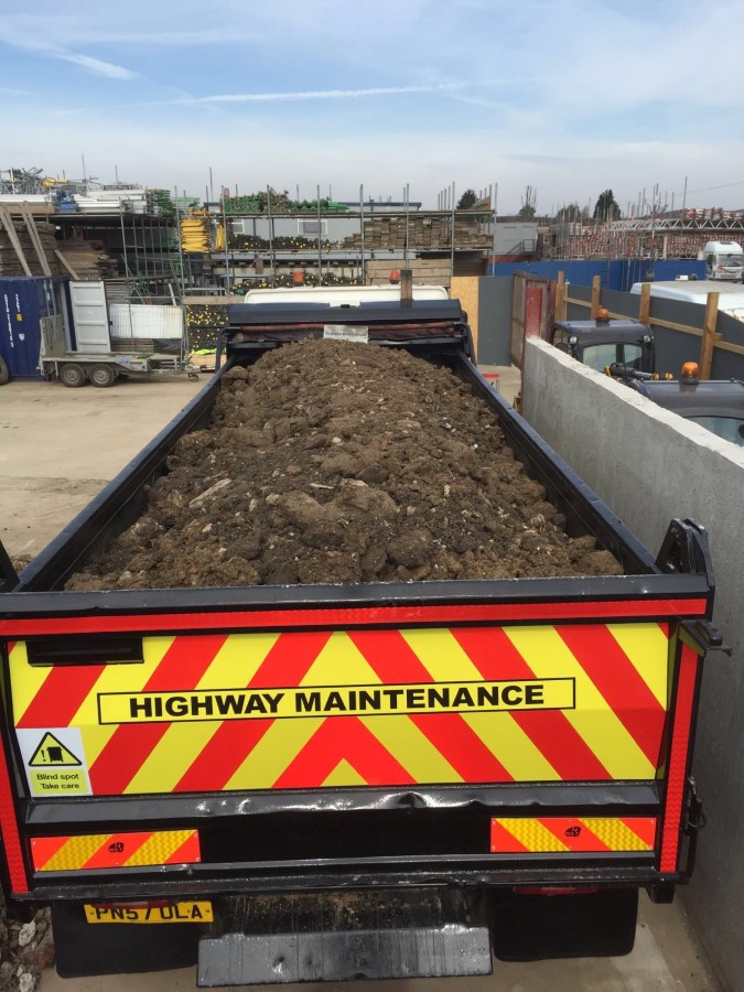 Muck away services in Thamesmead, SE28